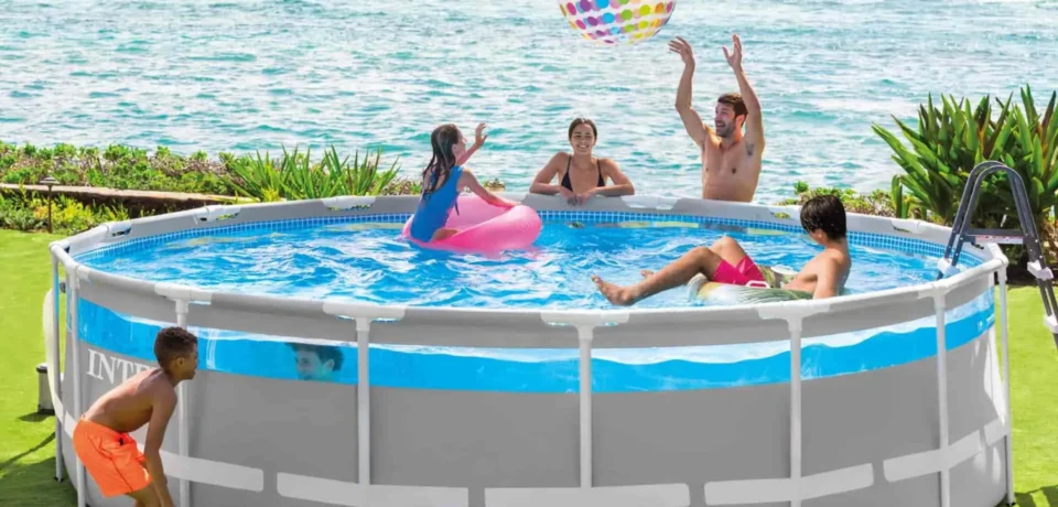 yüzücü-dünyası-9-_1_ büyük şişme havuz modelleri